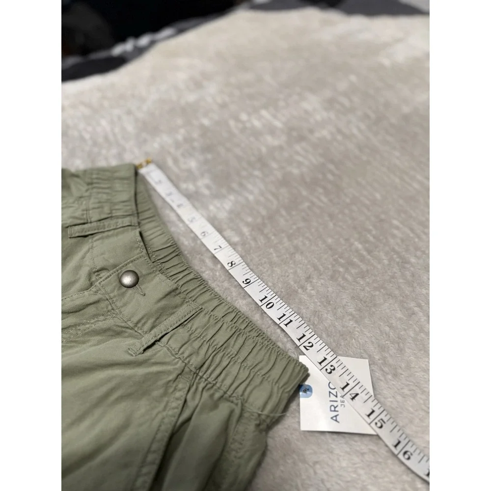 New Arizona Jean Co‎ Womens Tennessee Sage Green Cargo Pants Size 5